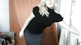 Bijeli gladni BF sa zadovoljstvom liže slatku macu mršave Azijatkinje